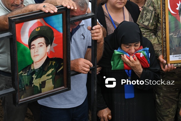 Birinci Qarabağ müharibəsi şəhidləri Elman Camalov, Əbülfəz Əbilov, Tahir Şirinov və Cavanşir Hüseynovun dəfn mərasimi