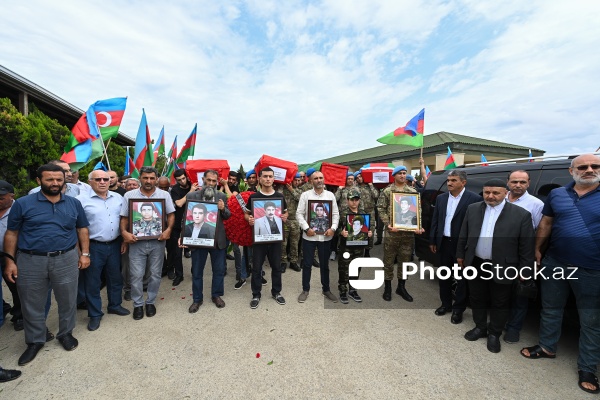 Birinci Qarabağ müharibəsi şəhidləri Elman Camalov, Əbülfəz Əbilov, Tahir Şirinov və Cavanşir Hüseynovun dəfn mərasimi