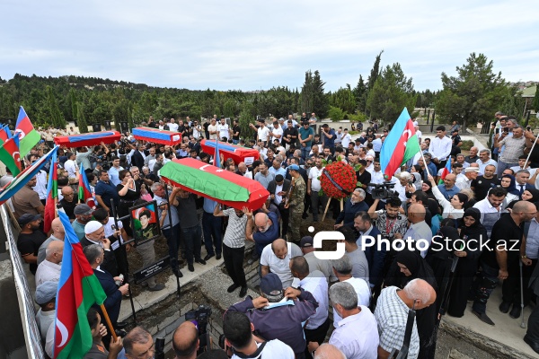 Birinci Qarabağ müharibəsi şəhidləri Elman Camalov, Əbülfəz Əbilov, Tahir Şirinov və Cavanşir Hüseynovun dəfn mərasimi