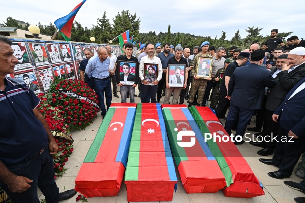 Birinci Qarabağ müharibəsi şəhidləri Elman Camalov, Əbülfəz Əbilov, Tahir Şirinov və Cavanşir Hüseynovun dəfn mərasimi