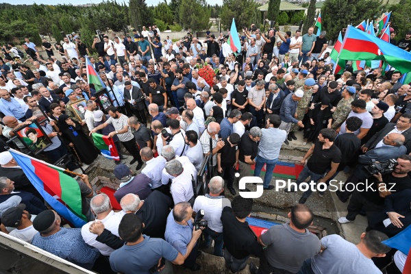 Birinci Qarabağ müharibəsi şəhidləri Elman Camalov, Əbülfəz Əbilov, Tahir Şirinov və Cavanşir Hüseynovun dəfn mərasimi