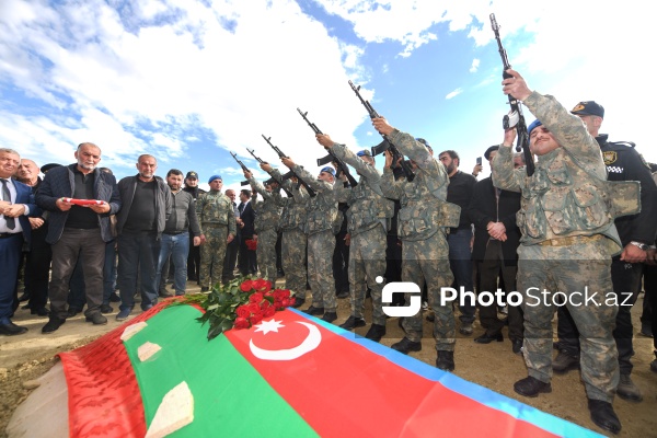 Birinci Qarabağ müharibəsində itkin düşmüş şəhid Fikrət Əzizovun dəfni