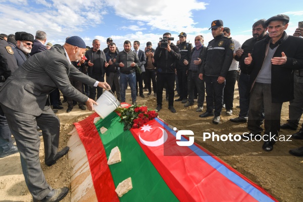 Birinci Qarabağ müharibəsində itkin düşmüş şəhid Fikrət Əzizovun dəfni