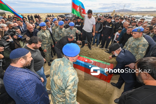 Birinci Qarabağ müharibəsində itkin düşmüş şəhid Fikrət Əzizovun dəfni