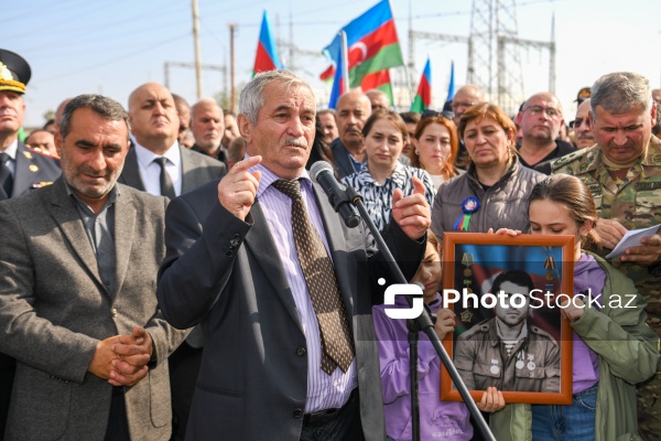 Sultan Abbasov - Şəhid Rafael Abbasovun dəfnində