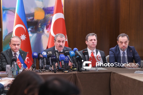 Böyük Birlik Partiyasının sədri Mustafa Desticinin mətbuat konfransı