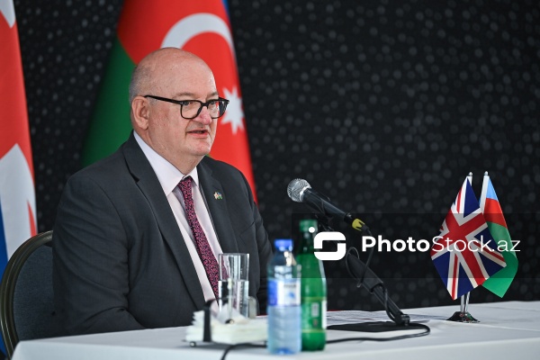 Böyük Britaniyanın Azərbaycandakı səfiri Dankan Norman mətbuat konfransı
