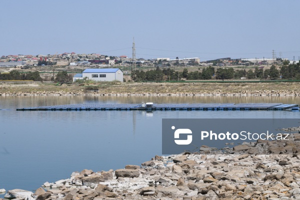 Böyükşor gölü üzərində istismara verilmiş 100 kVt gücündə pilot günəş enerjisi qurğusu