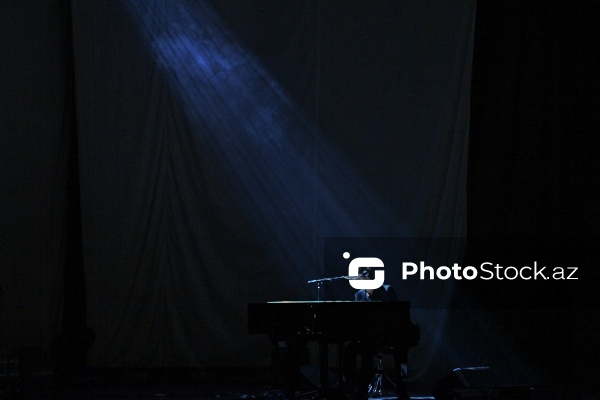Britaniyalı bəstəkar-müğənni Tom Odellin Bakı Konqres mərkəzindəki konserti