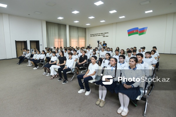 BŞTİ və “Kaspi” qəzetinin təşkilatçılığı ilə 161 nömrəli tam orta məktəbdə baş tutan görüş