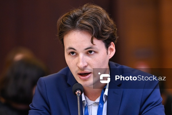 Aleksis Boni - Gənclərin postkolonial dövrdə roluna həsr olunmuş beynəlxalq forumda
