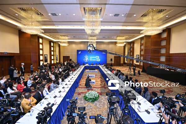 Bakıda keçirilən gənclərin postkolonial dövrdə roluna həsr olunmuş beynəlxalq forum