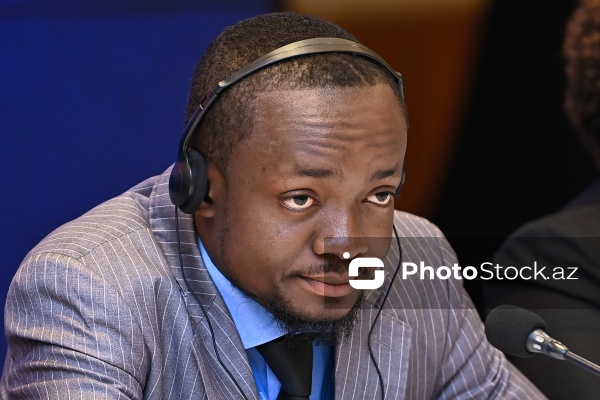 Kayembe Nzonqola Peter - Gənclərin postkolonial dövrdə roluna həsr olunmuş beynəlxalq forumda