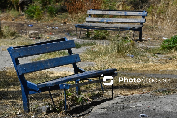 Bülbülə qəsəbəsində yerləşən baxımsız park