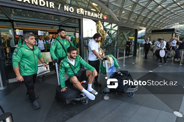 Çempionlar Liqasının qalibi olan Azərbaycan futbolçuları vətənə döndü