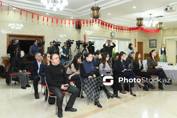 Çinin Azərbaycandakı səfiri Lu Meyin brifinqi