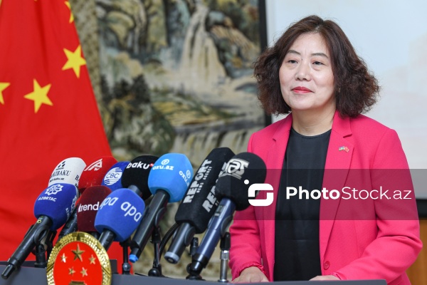 Lu Mey - Bakıda keçirdiyi mətbuat konfransında