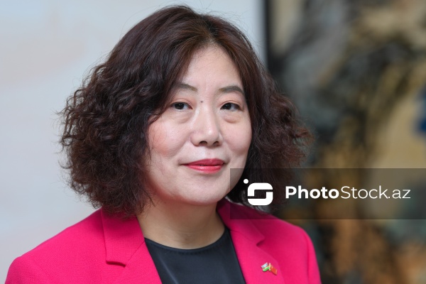 Lu Mey - Bakıda keçirdiyi mətbuat konfransında