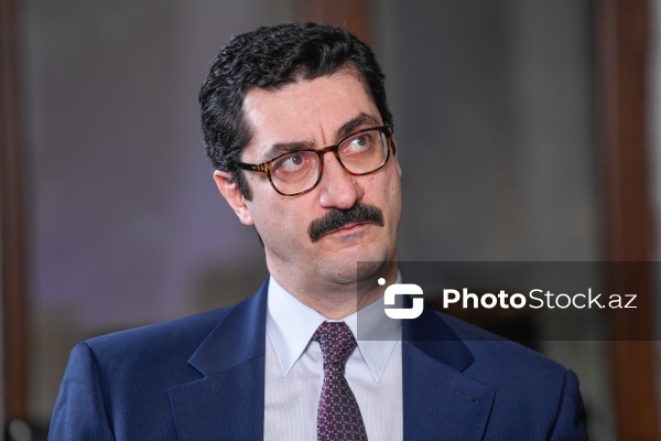 "Coldünya" rok qrupunun müəllifi və vokalisti Teymur Nadir