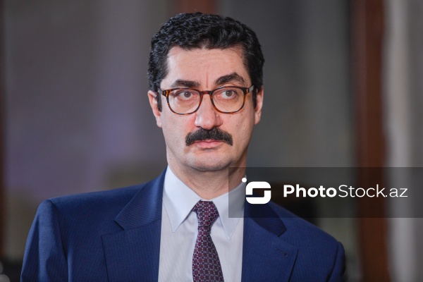 "Coldünya" rok qrupunun müəllifi və vokalisti Teymur Nadir