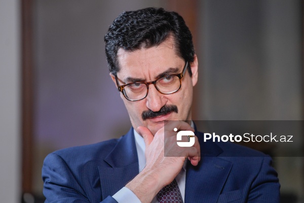 "Coldünya" rok qrupunun müəllifi və vokalisti Teymur Nadir