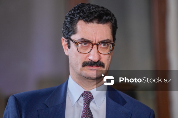 "Coldünya" rok qrupunun müəllifi və vokalisti Teymur Nadir