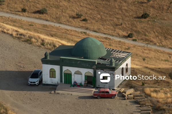 Siyəzən rayonunun Qalaşıxı kəndində yerləşən Beşbarmaq dağı