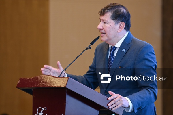 İqor Qarafuliç - "Davamlı və dayanıqlı şəhər inkişafı üçün insan kapitalının formalaşdırılması" mövzusunda keçirilən beynəlxalq konfransda