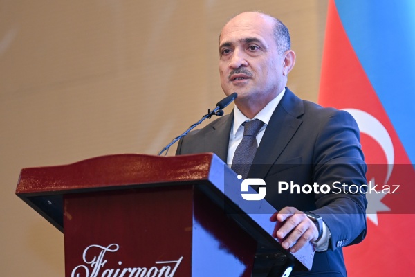 İdris İsayev - "Davamlı və dayanıqlı şəhər inkişafı üçün insan kapitalının formalaşdırılması" mövzusunda keçirilən beynəlxalq konfransda