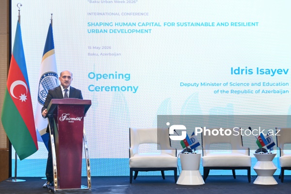 İdris İsayev - "Davamlı və dayanıqlı şəhər inkişafı üçün insan kapitalının formalaşdırılması" mövzusunda keçirilən beynəlxalq konfransda