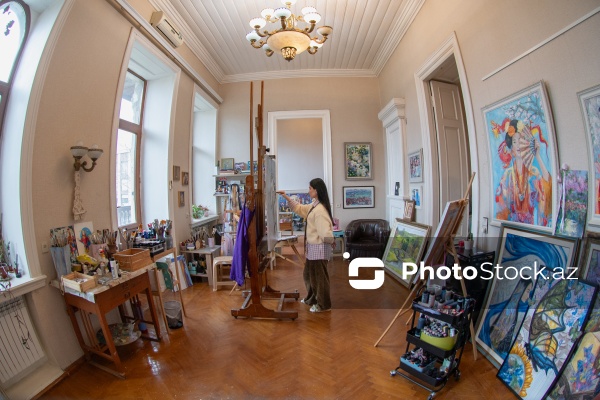 Gənc rəssam Leyla Qurbanova