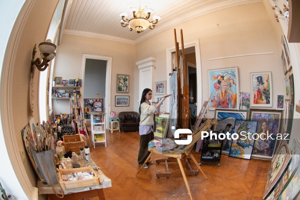 Gənc rəssam Leyla Qurbanova