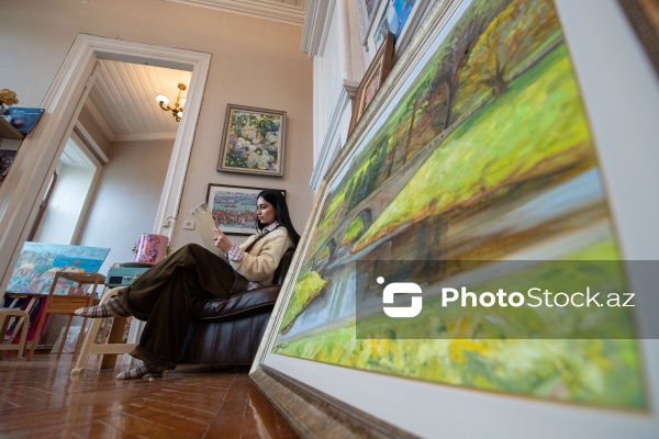 Gənc rəssam Leyla Qurbanova