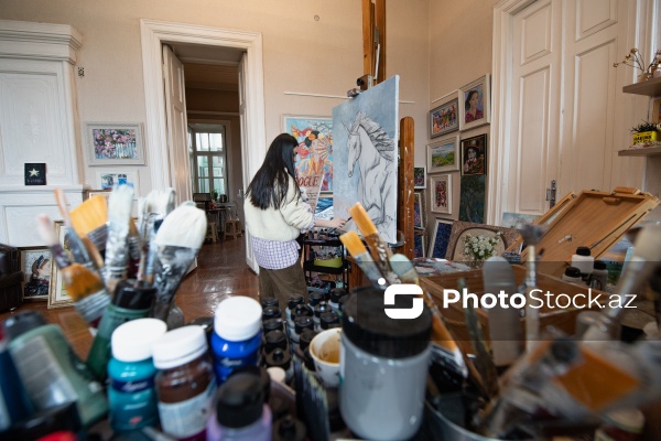 Gənc rəssam Leyla Qurbanova