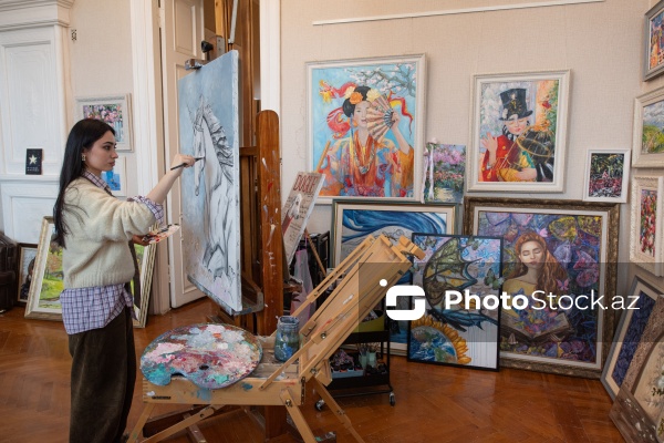 Gənc rəssam Leyla Qurbanova
