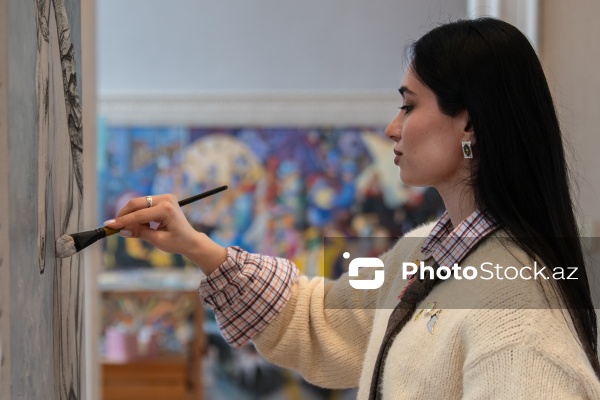 Gənc rəssam Leyla Qurbanova