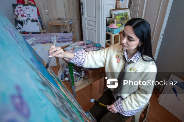 Gənc rəssam Leyla Qurbanova