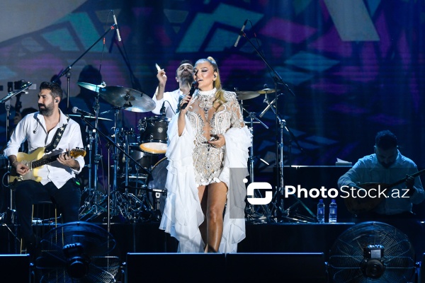 Demet Akalının Bakı Konqres Mərkəzində keçirilən konserti