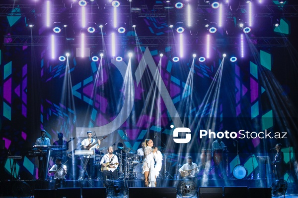Demet Akalının Bakı Konqres Mərkəzində keçirilən konserti