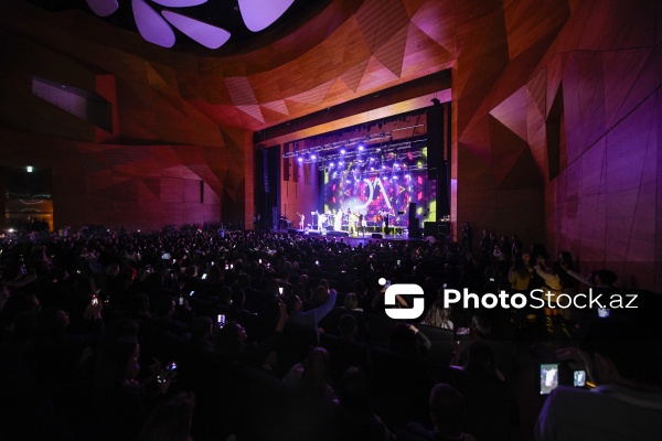 Demet Akalının Bakı Konqres Mərkəzində keçirilən konserti
