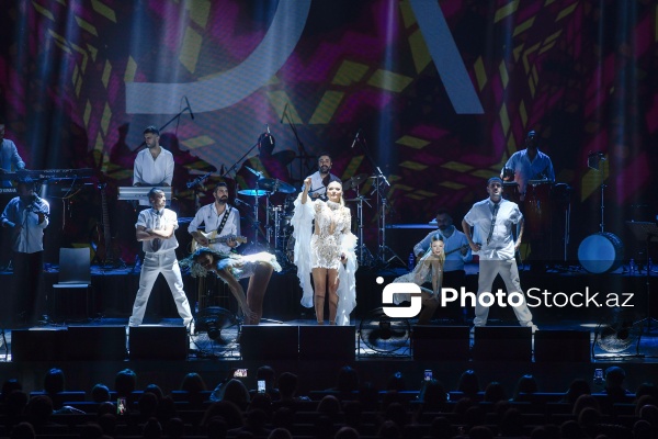 Demet Akalının Bakı Konqres Mərkəzində keçirilən konserti
