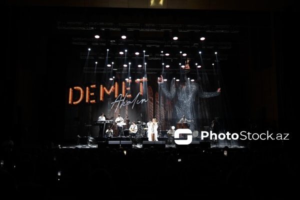 Demet Akalının Bakı Konqres Mərkəzində keçirilən konserti