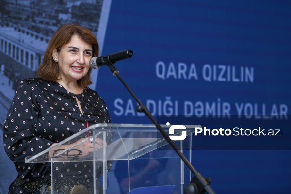 Şəfəq Mehrəliyeva - “Qara qızılın saldığı dəmir yollar” sərgisində