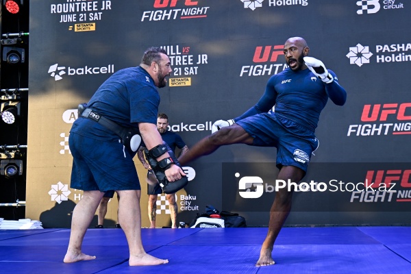 Dənizkənarı Milli Parkda UFC döyüşçüləri ilə keçirilən görüş