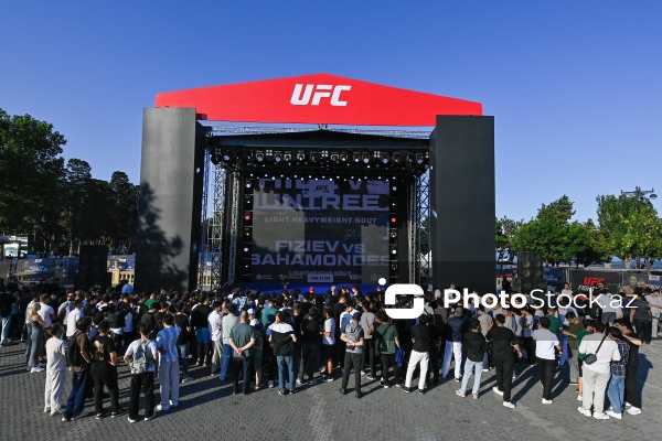 Dənizkənarı Milli Parkda UFC döyüşçüləri ilə keçirilən görüş