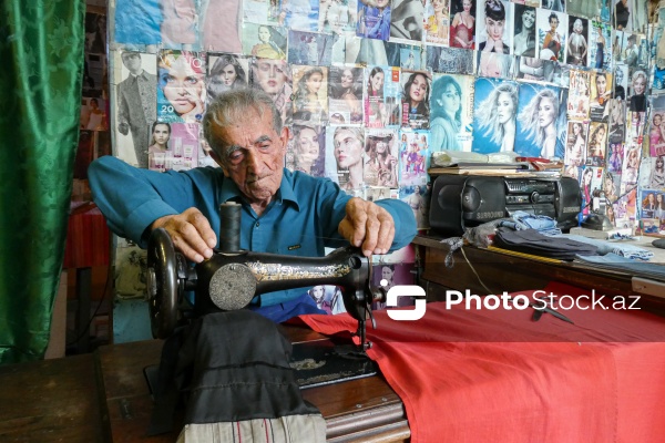 95 yaşlı dərzi Rasim Məmmədov