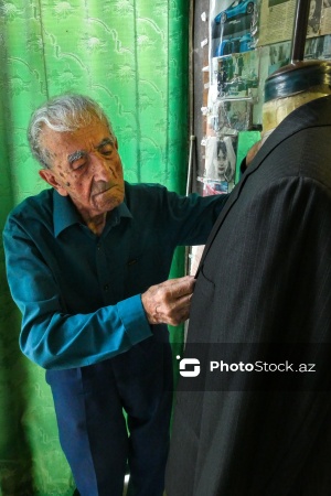 95 yaşlı dərzi Rasim Məmmədov