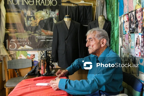 95 yaşlı dərzi Rasim Məmmədov