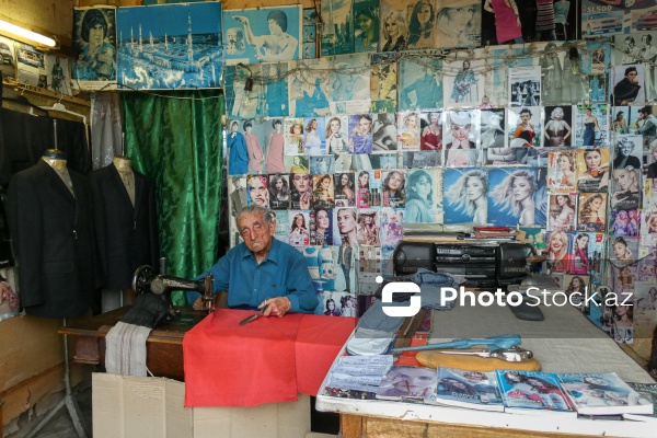 95 yaşlı dərzi Rasim Məmmədov