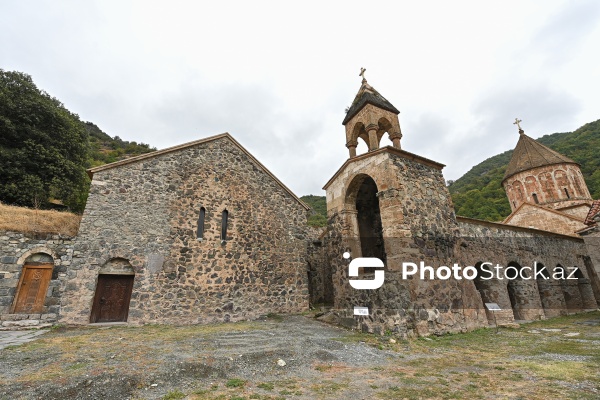 Diplomatik korpusun nümayəndələri Kəlbəcər rayonundakı Xudavəng monastır kompleksi ilə tanış olublar